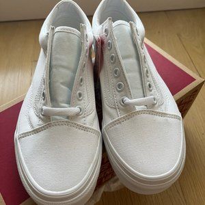 NEW NEVER WORN Vans Canvas Old Skool Sneakers - White Size 7 Women's 5.5 Men's